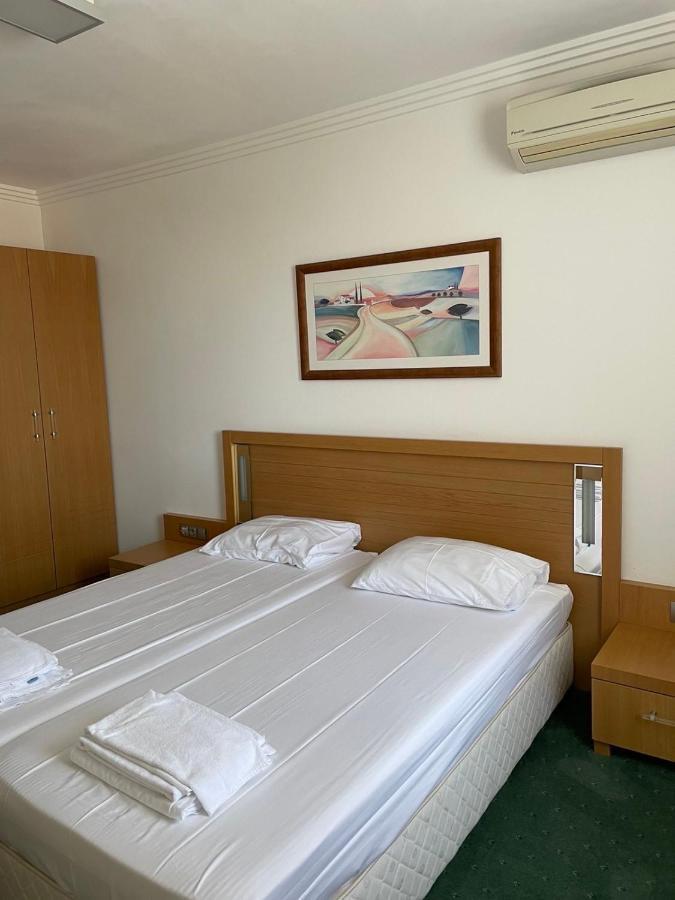 Private Apartments In Emerald Ravda ภายนอก รูปภาพ