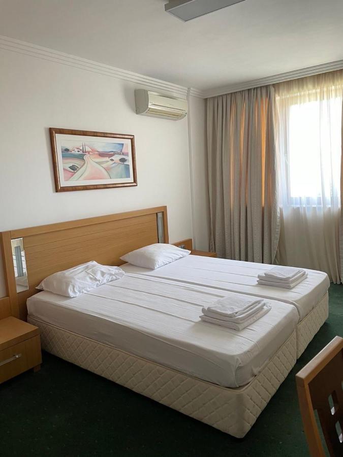 Private Apartments In Emerald Ravda ภายนอก รูปภาพ